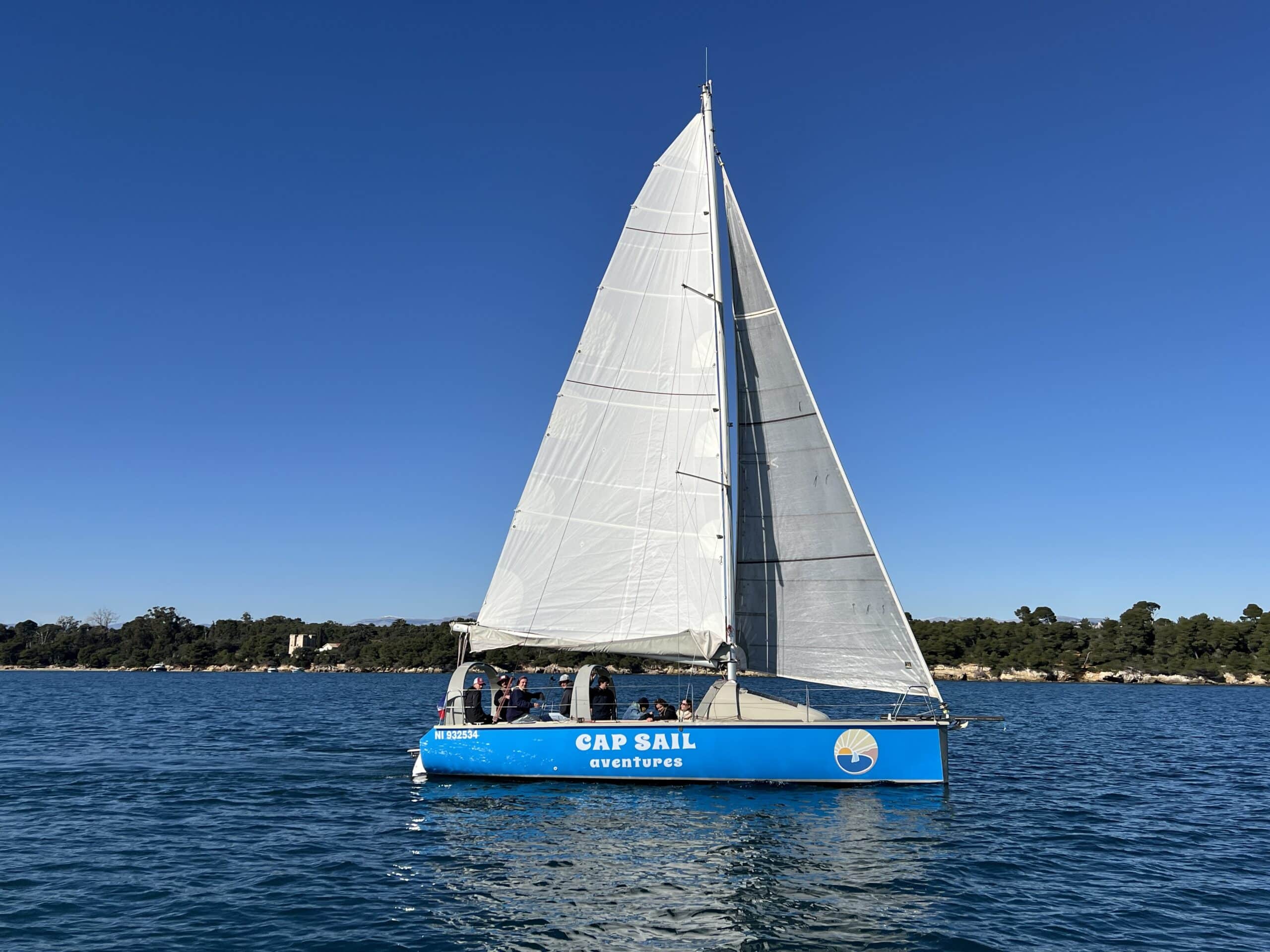 voilier-balade-en-mer-de-travers-cap-sail-antibes